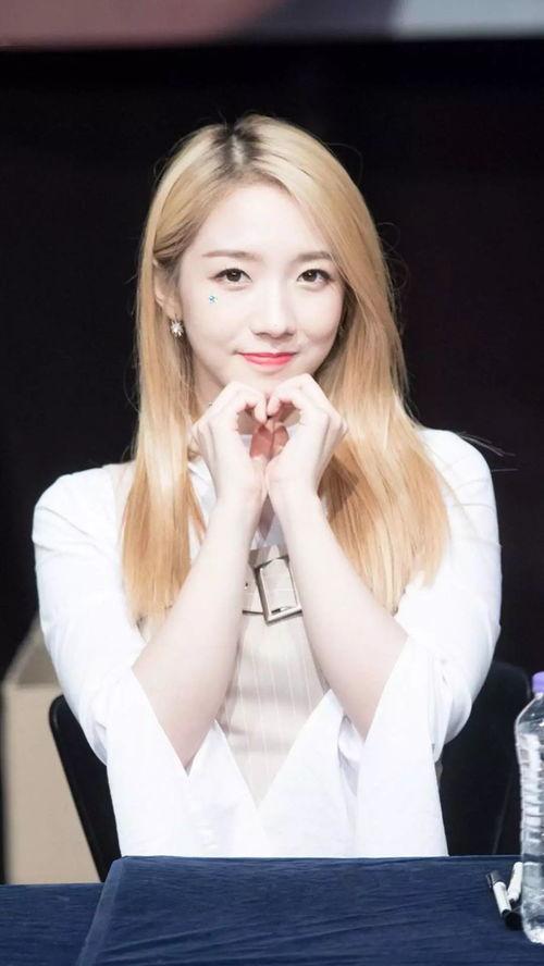 小拉人挂件明星,闪耀童心的潮流宠儿