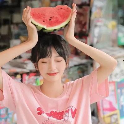 美丽的吃瓜少女图片,探寻吃瓜少女的美丽瞬间