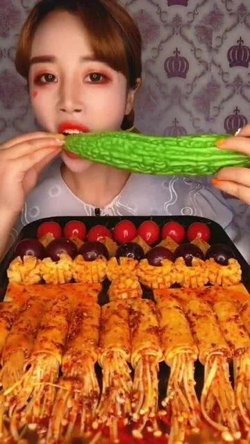 吃瓜小仙农,田园生活，瓜果飘香，揭秘田园生活的甜蜜与辛酸