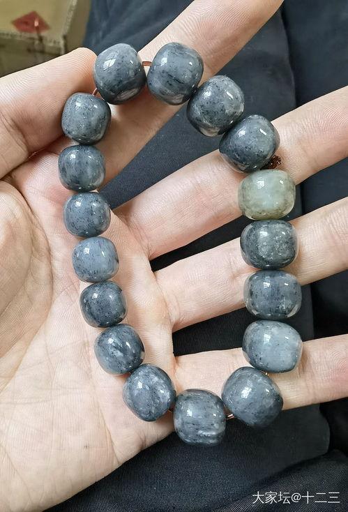 籽料手串打灯看,探寻天然玉质之美