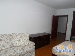 上海网红租房拍照事件,一场关于真实与炒作的争议